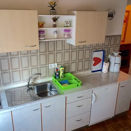 Anna Apartment *