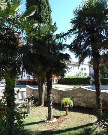 Anna Apartment